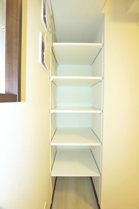 物件内観写真18　(収納)