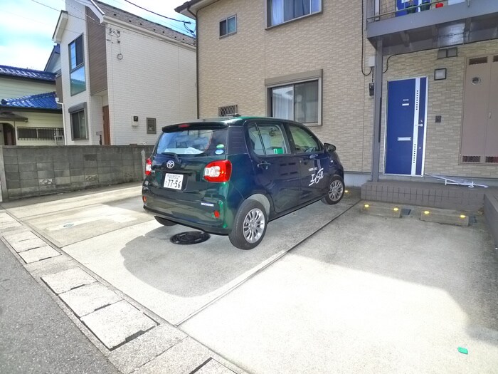 物件外観写真4　(駐車場)