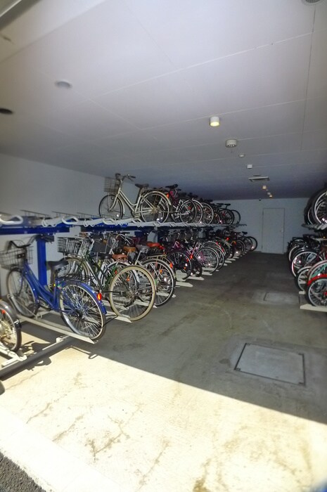 物件外観写真6　(駐輪場)