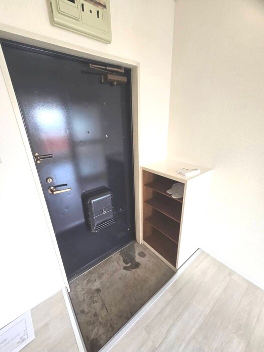 物件内観写真12　(玄関)