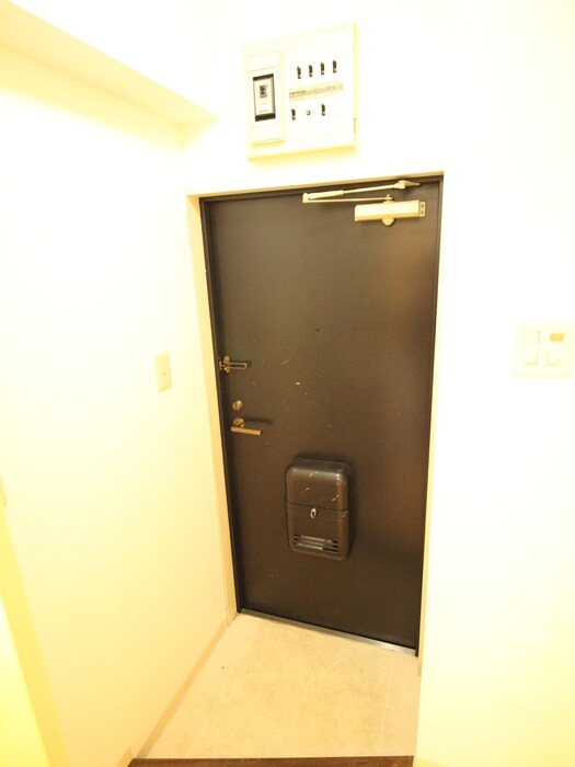 物件内観写真15　(玄関)