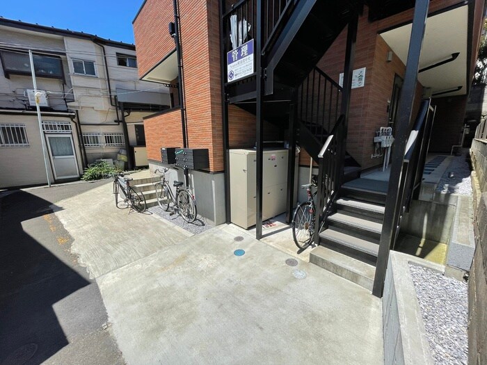 物件外観写真5　(エントランス部分)