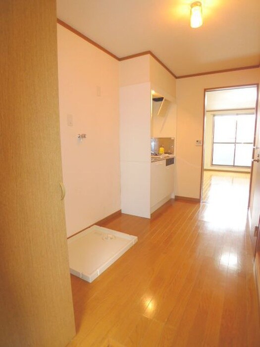 物件内観写真5　(玄関)