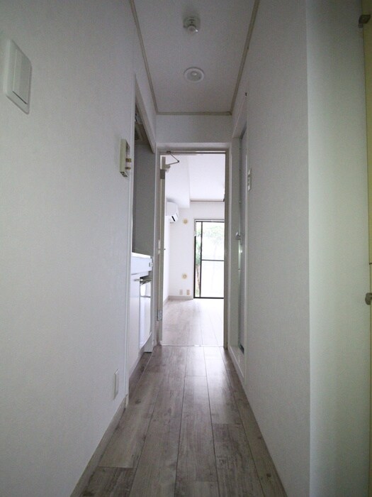 物件内観写真17　(廊下)