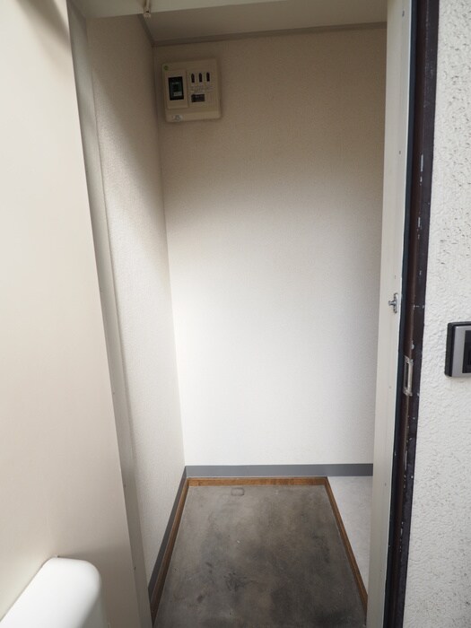 物件内観写真7　(玄関)