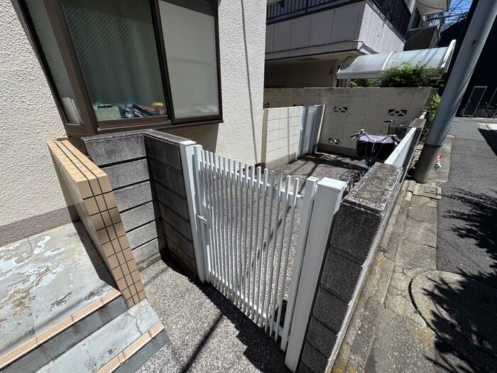 物件外観写真3　(駐輪場)