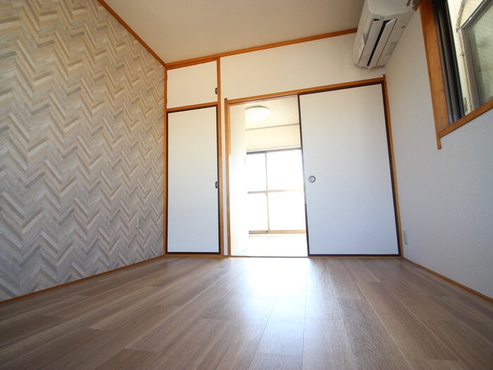 物件内観写真8　(居室)