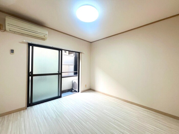 物件内観写真9　(居室)