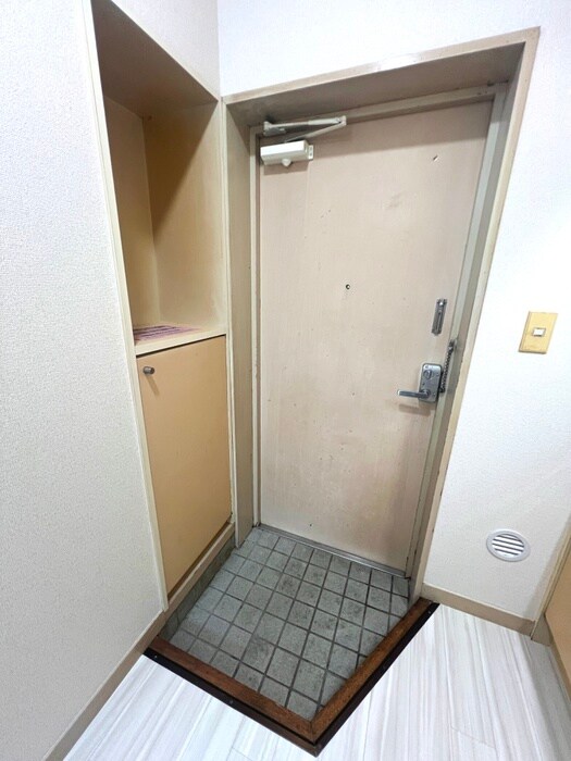 物件内観写真15　(玄関)