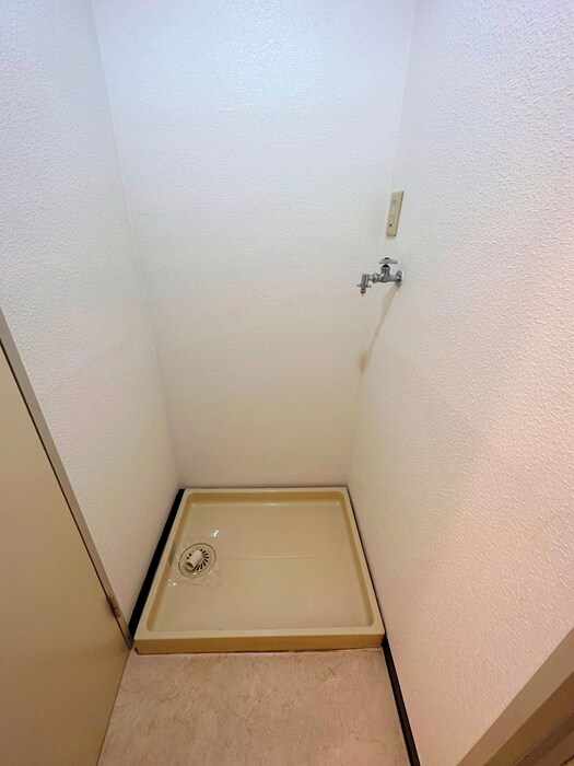 物件内観写真13　(洗濯機置場)