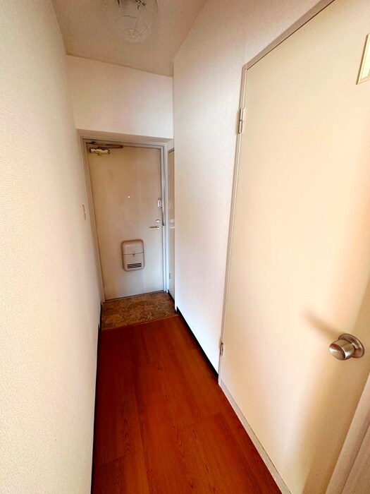 物件内観写真17　(玄関)