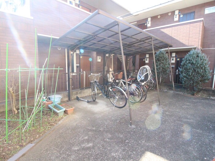 物件外観写真5　(駐輪場)