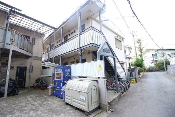 物件外観写真3　(エントランス部分)