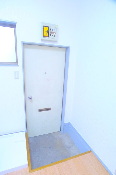 物件内観写真18　(玄関)