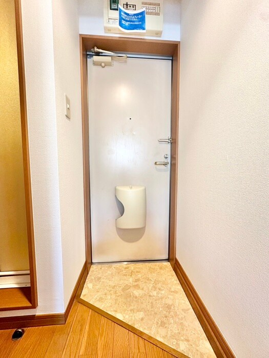 物件内観写真17　(玄関)