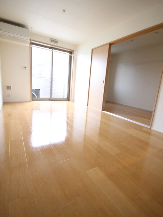 物件内観写真19　(居室)