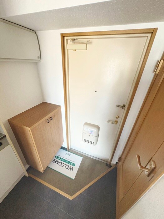 物件内観写真7　(玄関)