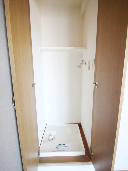 物件内観写真10　(洗濯機置場)