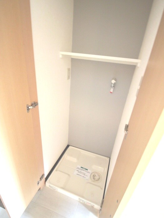 物件内観写真11　(洗濯機置場)