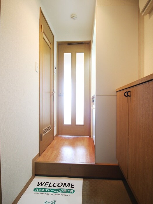 物件内観写真16　(玄関)