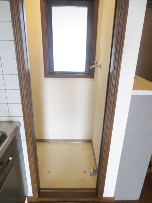 物件内観写真13　(洗濯機置場)