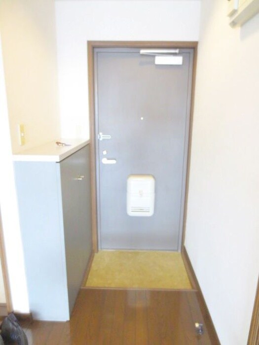 物件内観写真14　(玄関)