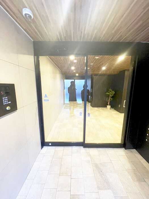 物件外観写真5　(エントランス部分)