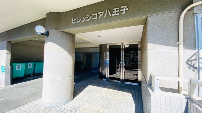 物件外観写真5　(エントランス部分)