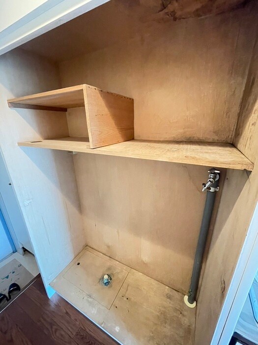 物件内観写真14　(洗濯機置場)