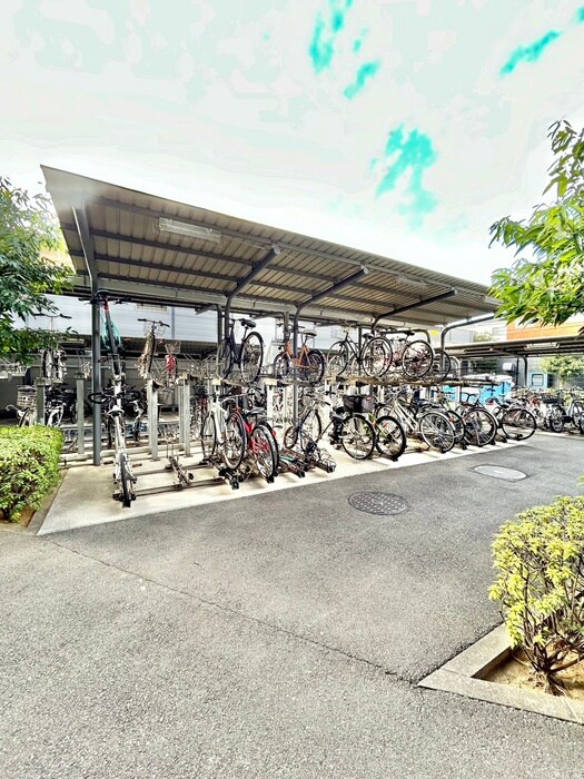 物件外観写真5　(駐輪場)