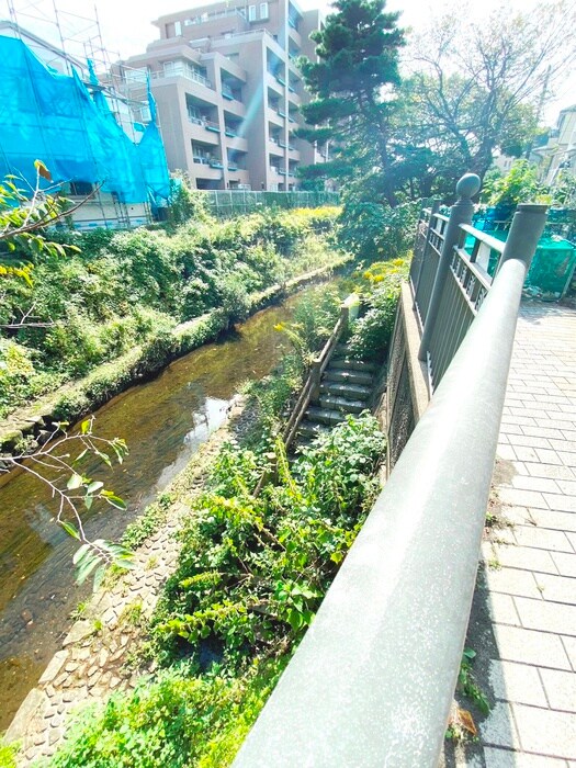 物件外観写真6　(周辺環境)