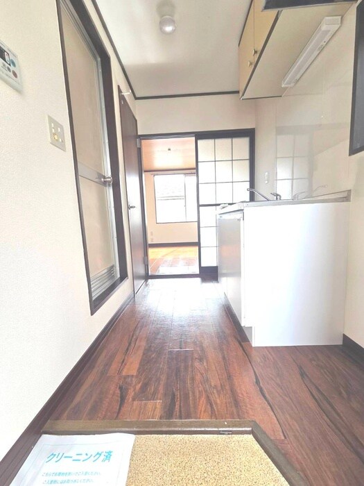 物件内観写真18　(玄関)