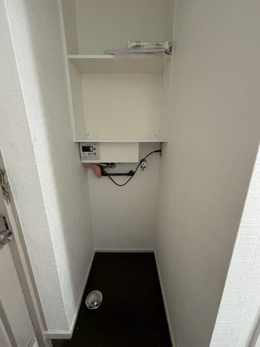 物件内観写真15　(洗濯機置場)