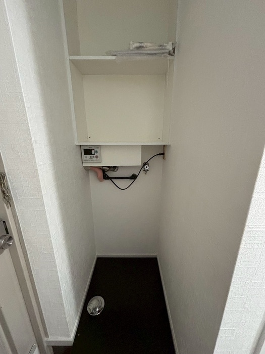 物件内観写真15　(洗濯機置場)