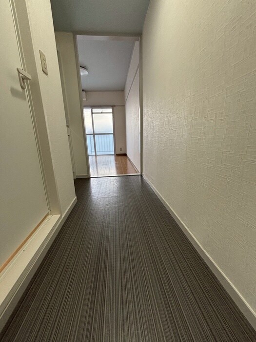 物件内観写真16　(廊下)