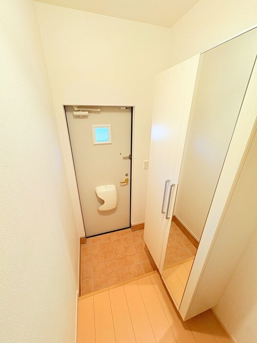 メゾン・アコールの玄関