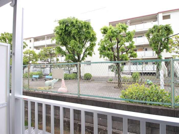 物件内観写真20　(室内からの展望)