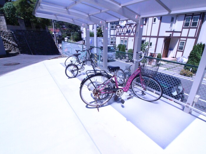 物件外観写真6　(駐輪場)
