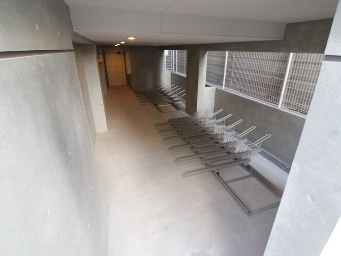 物件外観写真5　(駐輪場)