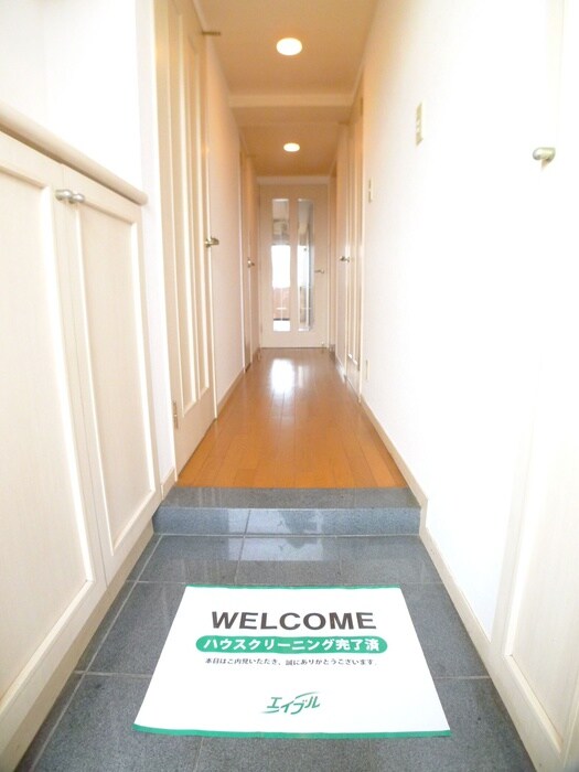 物件内観写真16　(玄関)