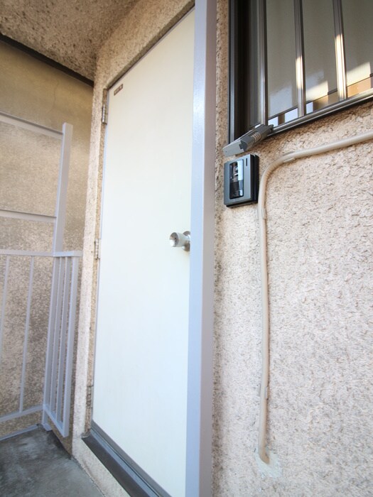 物件外観写真4　(エントランス部分)