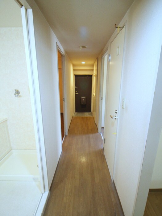 物件内観写真7　(玄関)