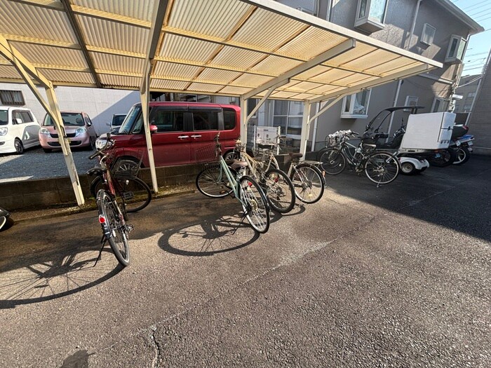 物件外観写真5　(駐輪場)