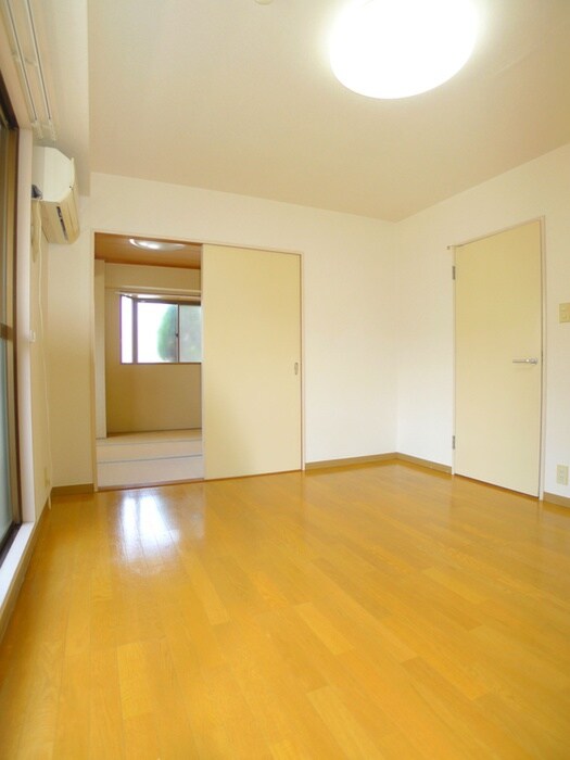 物件内観写真10　(居室)