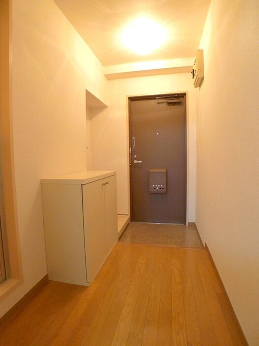 物件内観写真11　(玄関)