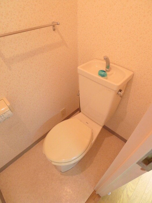 物件内観写真14　(トイレ)