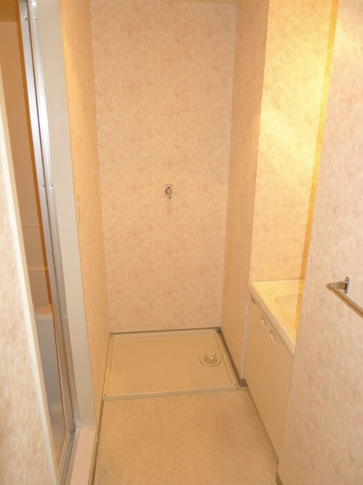 物件内観写真17　(洗濯機置場)