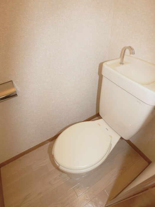 物件内観写真11　(トイレ)