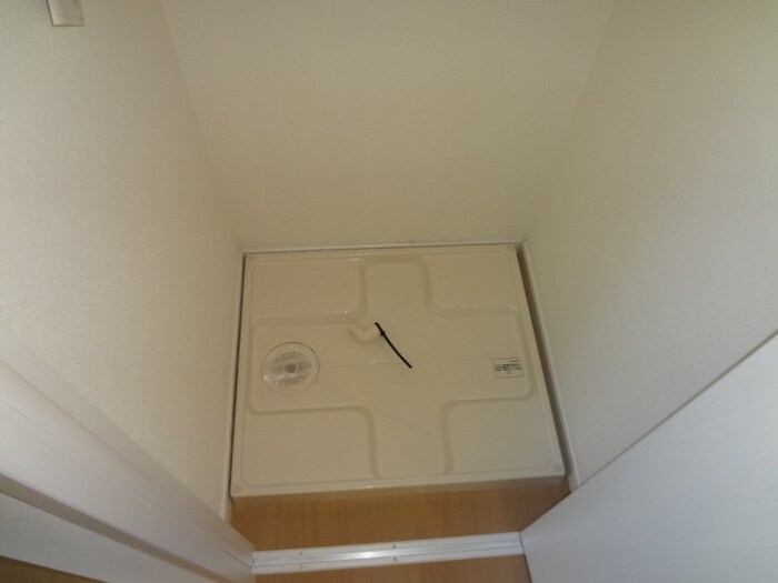 物件内観写真11　(洗濯機置場)