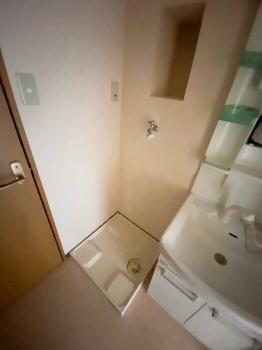 物件内観写真13　(洗濯機置場)